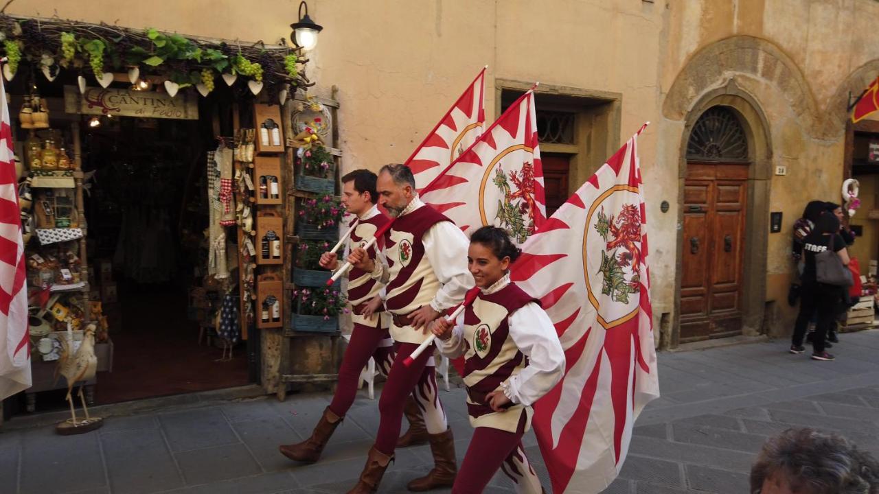 Podere Le Volpaie, Volterra, Tuscany Монтекатини-Валь-ди-Чечина Экстерьер фото